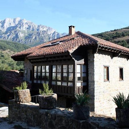 Albergue Turistico Valdebaro Camaleno Exterior photo