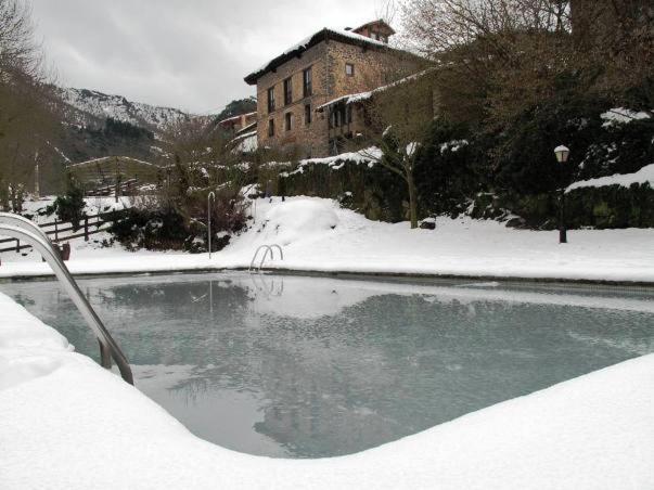 Albergue Turistico Valdebaro Camaleno Exterior photo