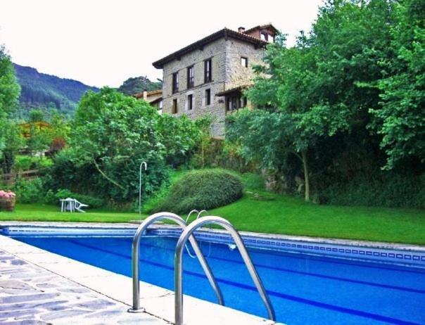 Albergue Turistico Valdebaro Camaleno Exterior photo